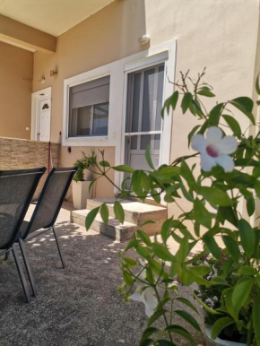 Great apartment with a nice yard